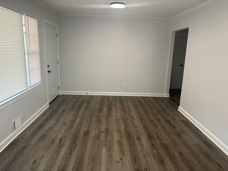 1210 Lloyd Dr — Photo 4