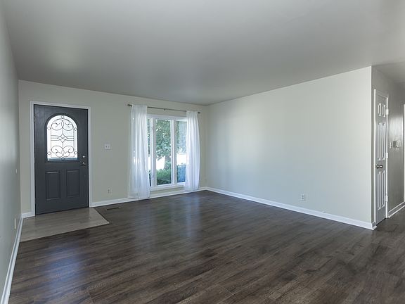 2nd image of 610 S Park Blvd