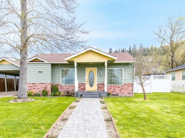 1669 NE Taylor St, Roseburg, OR 97470