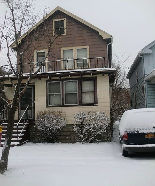 1st image of 32 Parkridge Ave