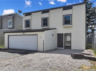 54 Braeburn Ln, Middletown, CT 06457