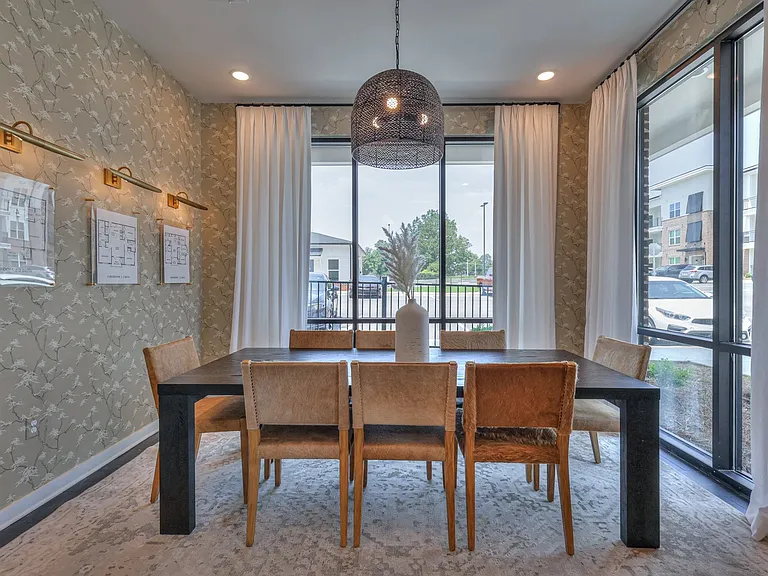 Monrovia Flats — Photo 16