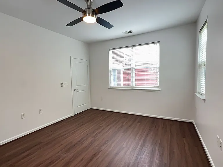 662 Lacy Oak Dr — Photo 8