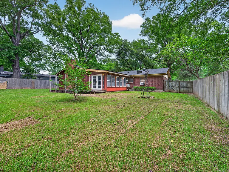 9140 Laurie Ln — Photo 23
