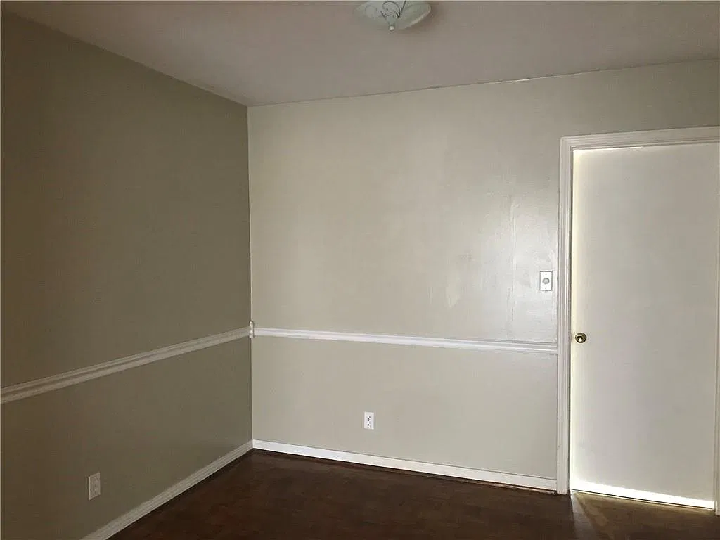 3 bed, 2.0 bath, 1304 sqft, $1,495 — Photo 2