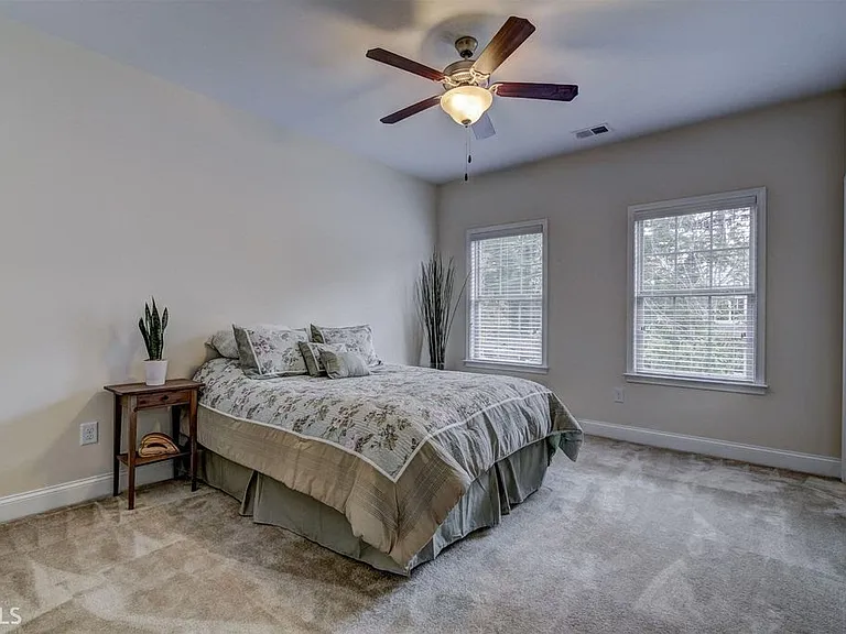 2625 Hickory Hill Dr SE — Photo 21