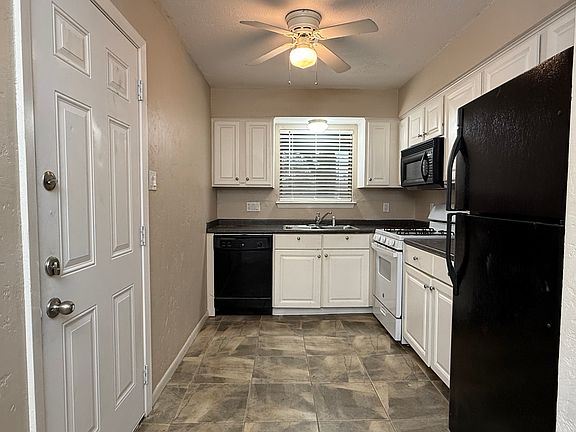 5th image of 1005 San Saba Dr