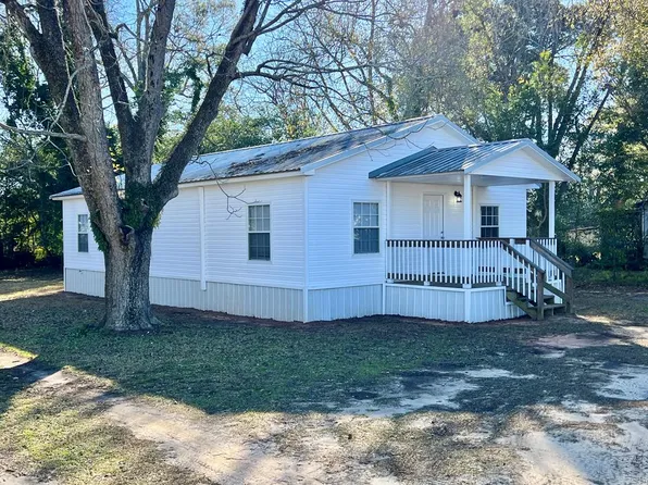 305 S 1st Ave, Hartford, AL 36344