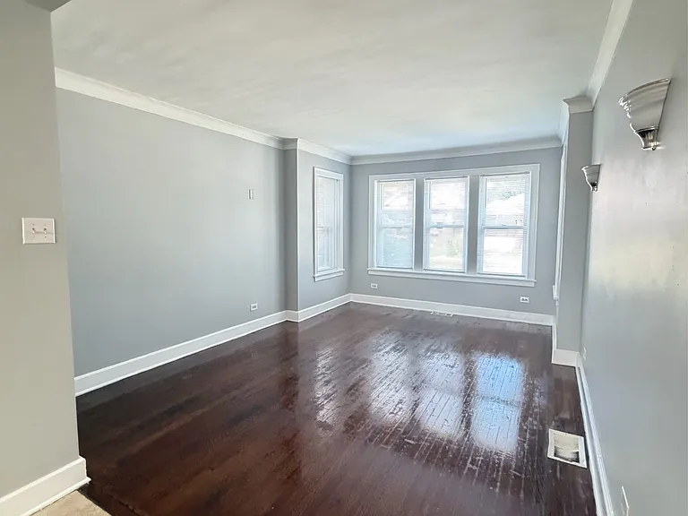 8956 S Elizabeth St #1N — Photo 2