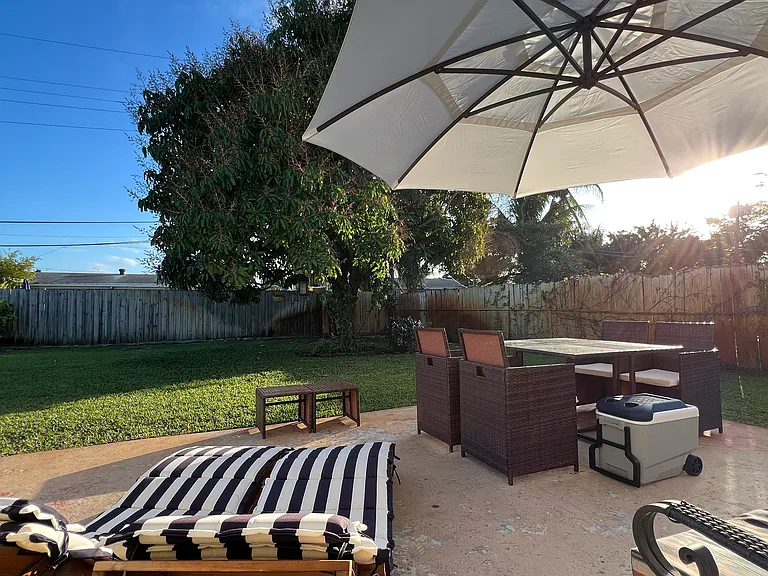 NW 38th Pl — Photo 21