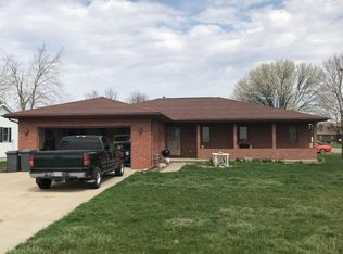 710 E Benham St, Tolono, IL