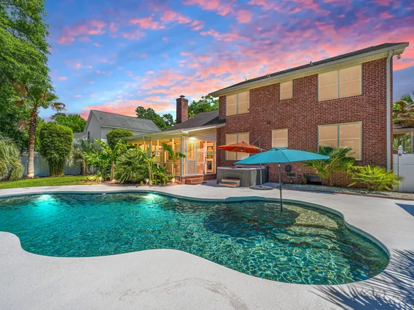 301 Mendenhall St, Summerville, SC 29483