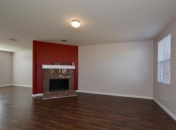 4th image of 1008 Mosaic Dr
