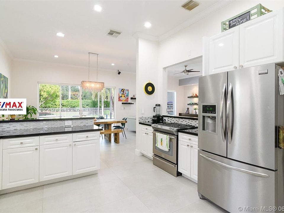 REMAX(21)
