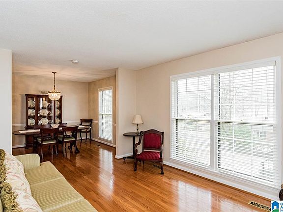 4th image of 1037 Mountain Oaks Dr