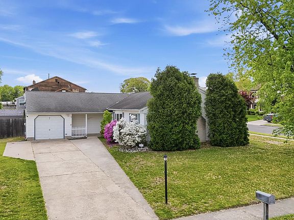 2nd image of 87 Argyle Ave