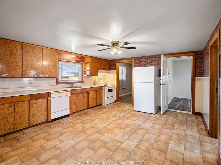 9700 Walker Rd — Photo 10