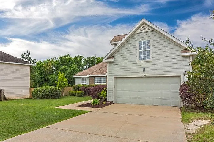 3 bed, 1795 sqft, $2,300 — Photo 3