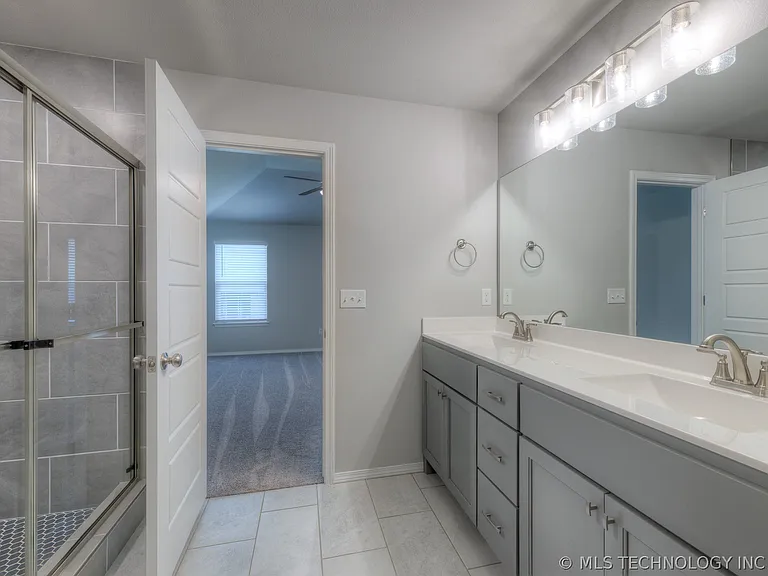 3710 S 13th Pl — Photo 17