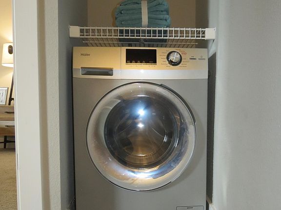 4th image of 5590 Pershing Ave APT 22