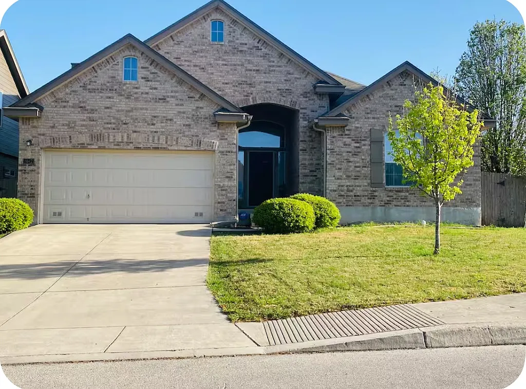 4 bed, 2775 sqft, $2,500 — Photo 3