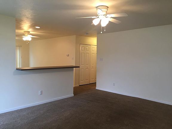 2nd image of 115 Ryan Ln APT 1