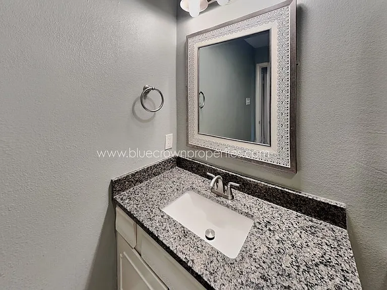 2414 S Graham Dr — Photo 13