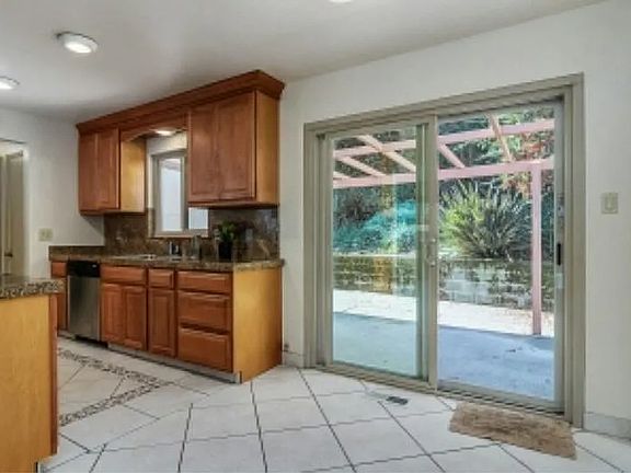 4th image of 2064-66 Donald Dr #2064