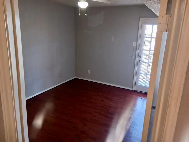 9520 Royal Ln #305A — Photo 9
