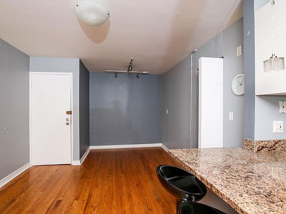 4th image of 663 W Grace St #311S
