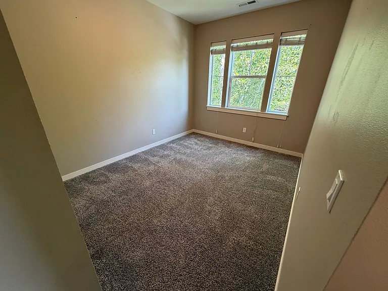 10460 SW Wilsonville Rd #6 — Photo 15