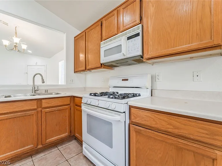8924 Colorful Pines Ave — Photo 11