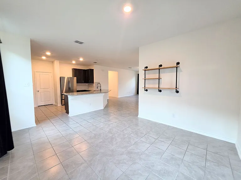250 W Flowing River Dr — Photo 10