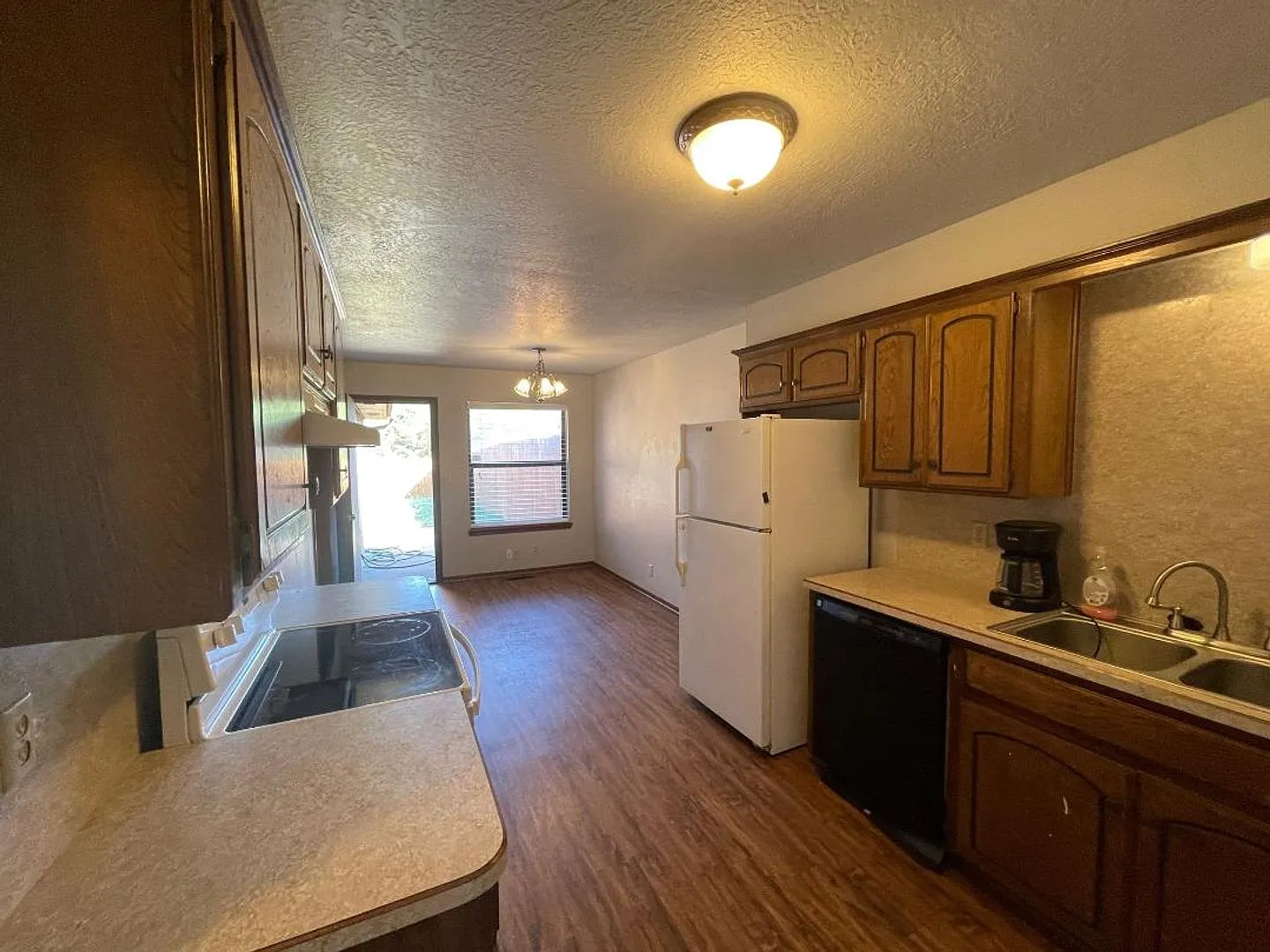 Spacious duplex in Norman available August 5 — Photo 4