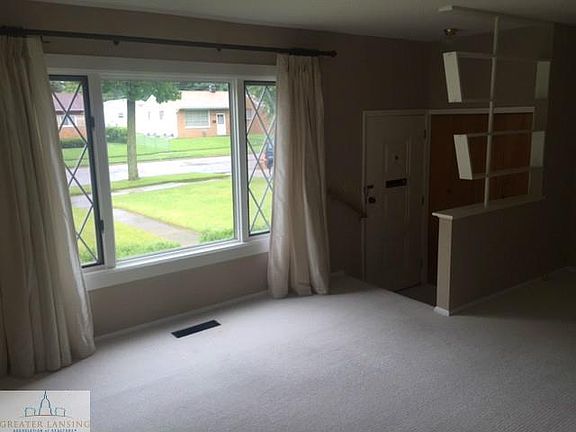 4th image of 909 Kendon Dr