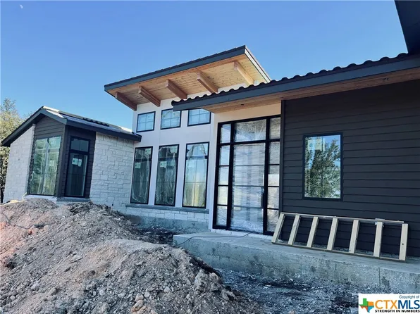630 Strada Luca, Florence, TX 76527