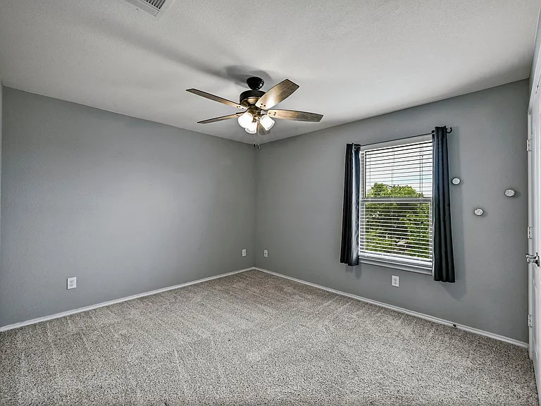 214 Briarwood Dr — Photo 25