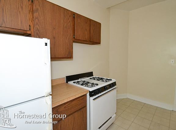2nd image of 438 W Belden Ave APT 018