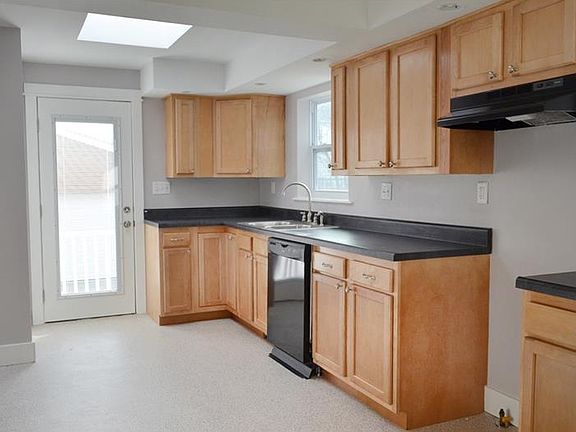 4th image of 960 Athalia Ave