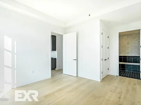 875 4th Avenue image 4 of 29