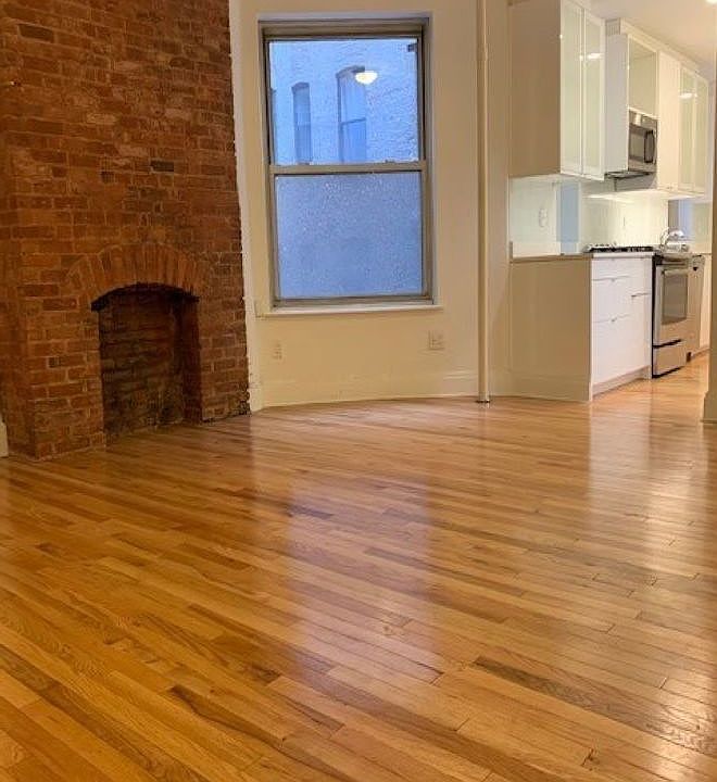 2nd image of 317 W 93rd St APT 1B
