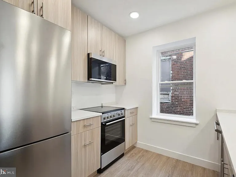 5043 Spruce St #3 — Photo 3