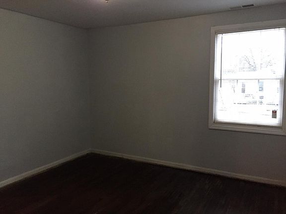3rd image of 2216 Larimore Dr