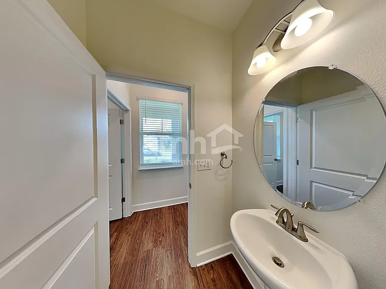 4526 Reisswood Loop — Photo 7