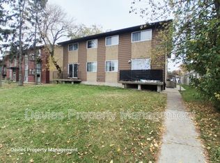 7121 80th Ave NW, Edmonton, AB T6B 0C7