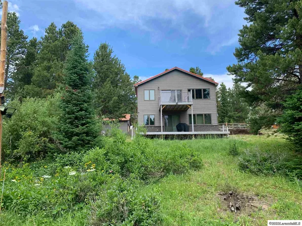 4 Sommers Rd, Laramie, WY 82070