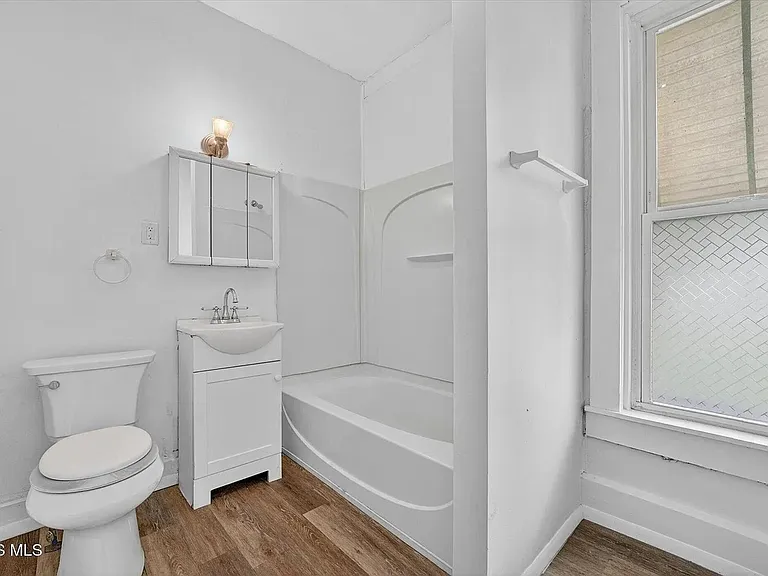 2938 Chase St — Photo 20