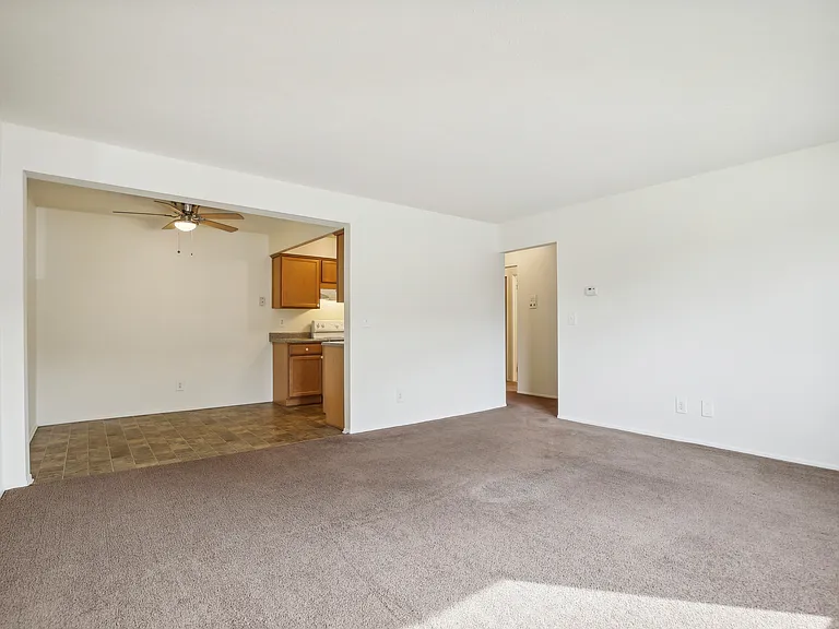 West Garden Apartments — Photo 7