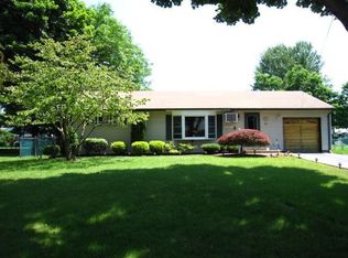 112 Louis Ln, Hackettstown, NJ
