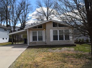312 Ballwin Ave, Ballwin, MO 63021